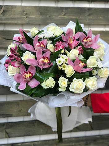 Букет цветов из: Розы и Хризантемы в Ковалево