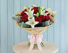Букет цветов из:  Лилии и Розы в Ковалево