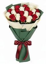 Букет Микс из красных и белых роз в Ковалево