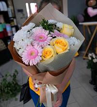 Букет цветов из:  Герберы, Розы и Хризантемы в Ковалево