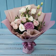 Букет цветов из:  Розы и Лизиантусы в Ковалево
