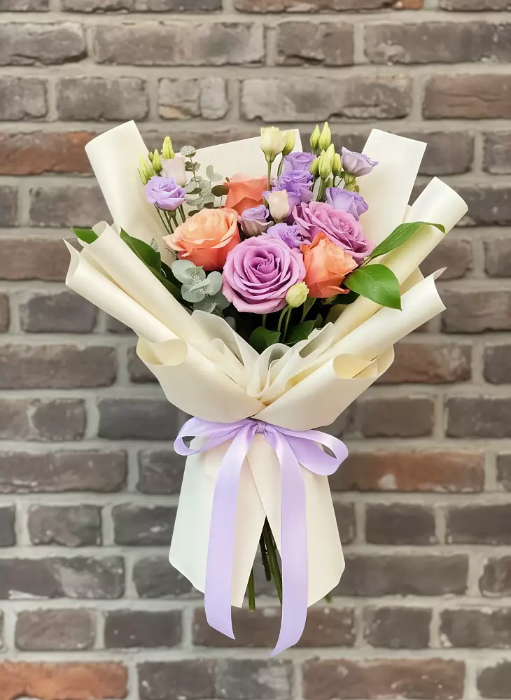 Букет цветов из: Лизиантусы и Розы в Ковалево