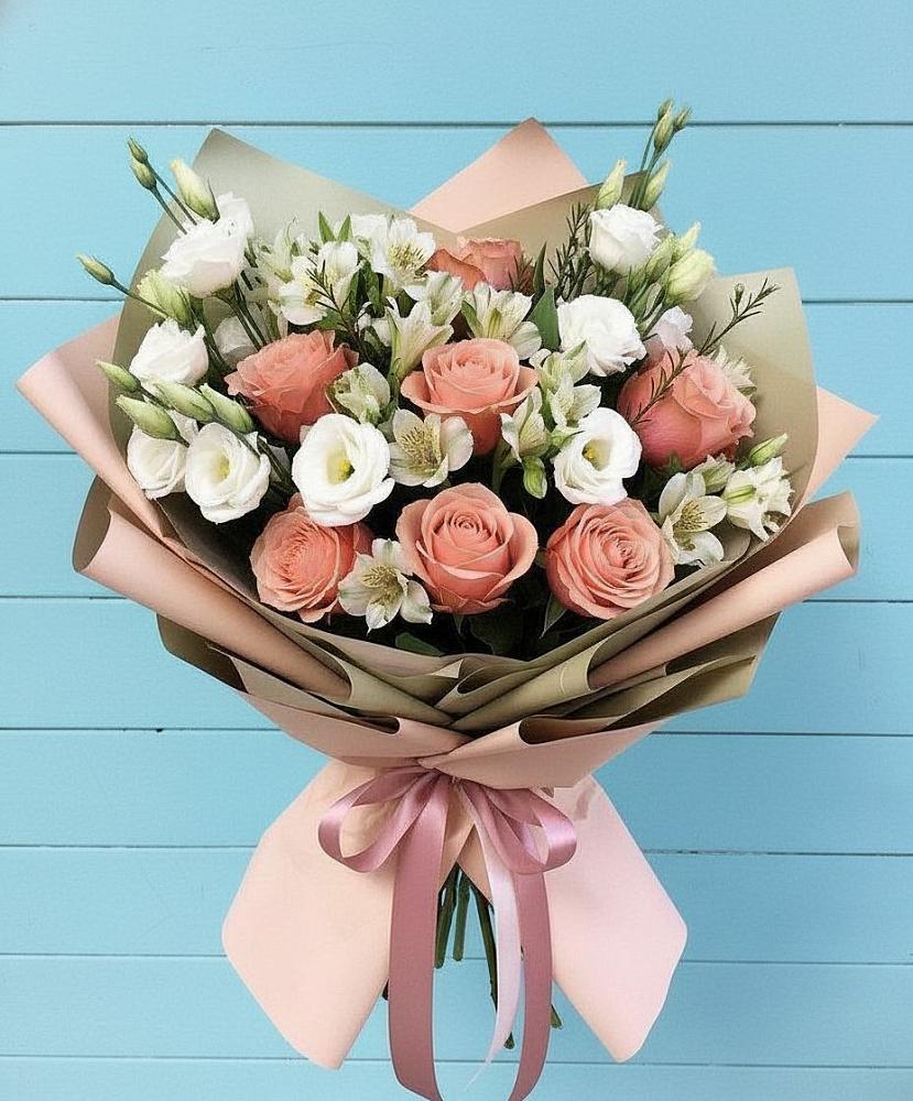 Букет цветов из: Розы, Альстромерии и Лизиантусы в Ковалево