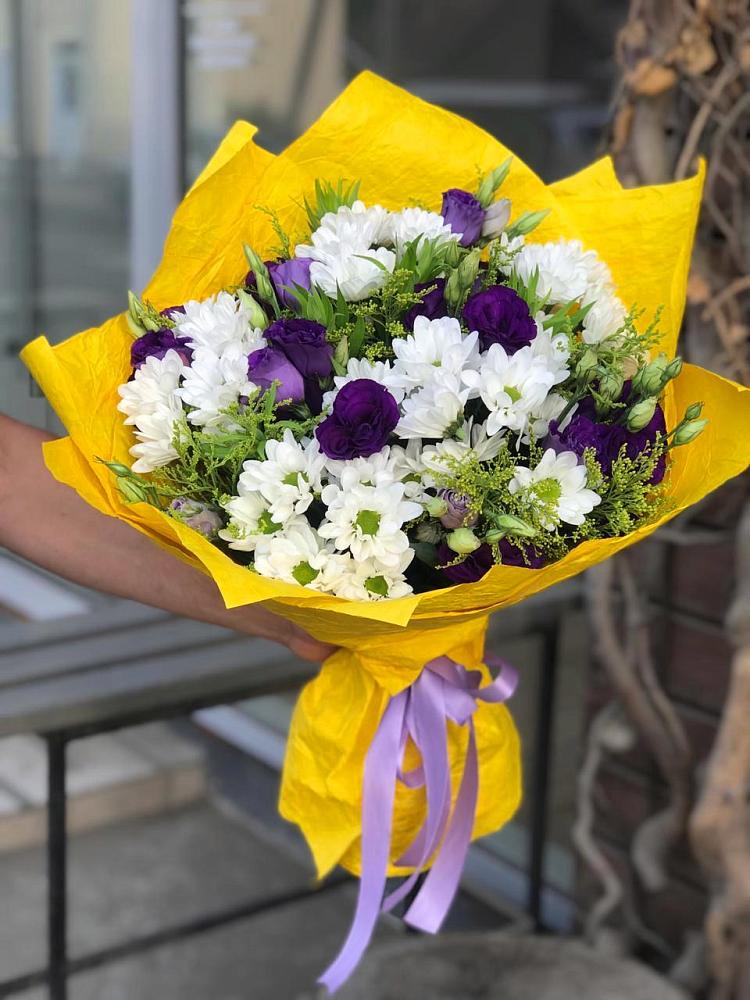 Букет цветов из: Ирисы, Хризантемы и Ромашки в Ковалево