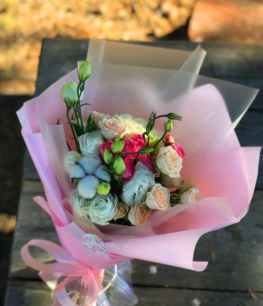 Букет цветов из: Розы и Лизиантусы в Ковалево