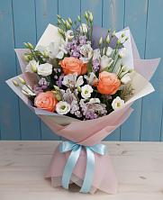 Букет цветов из:  Лизиантусы, Розы, Альстромерии и Гипсофила в Ковалево