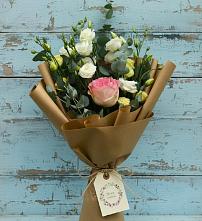 Букет цветов из:  Розы и Лизиантусы в Ковалево