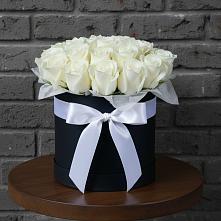 Цветочная композиция из Розы в шляпной коробке в Ковалево