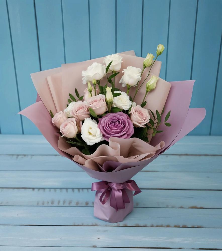 Букет цветов из: Розы и Лизиантусы в Ковалево